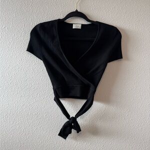 Wilfred Black Tie-Front Crop Top